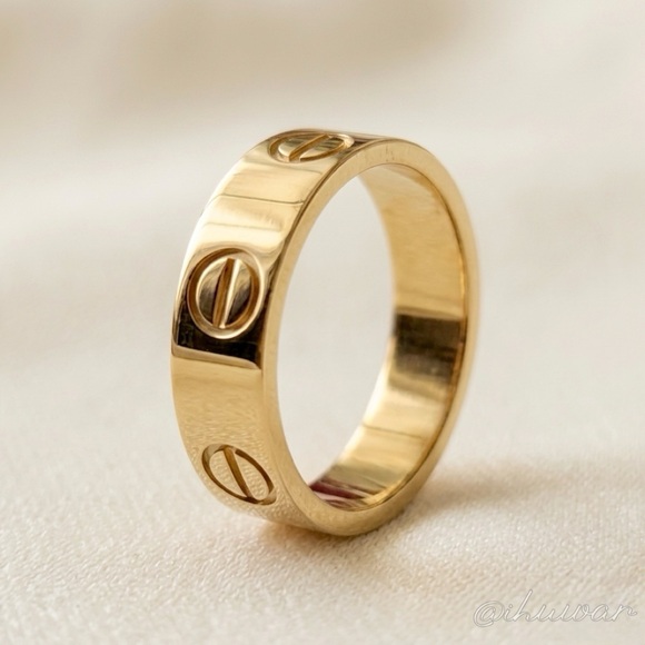 Jewelry - 18K Gold Plated Gold Love Screw Ring Size 11